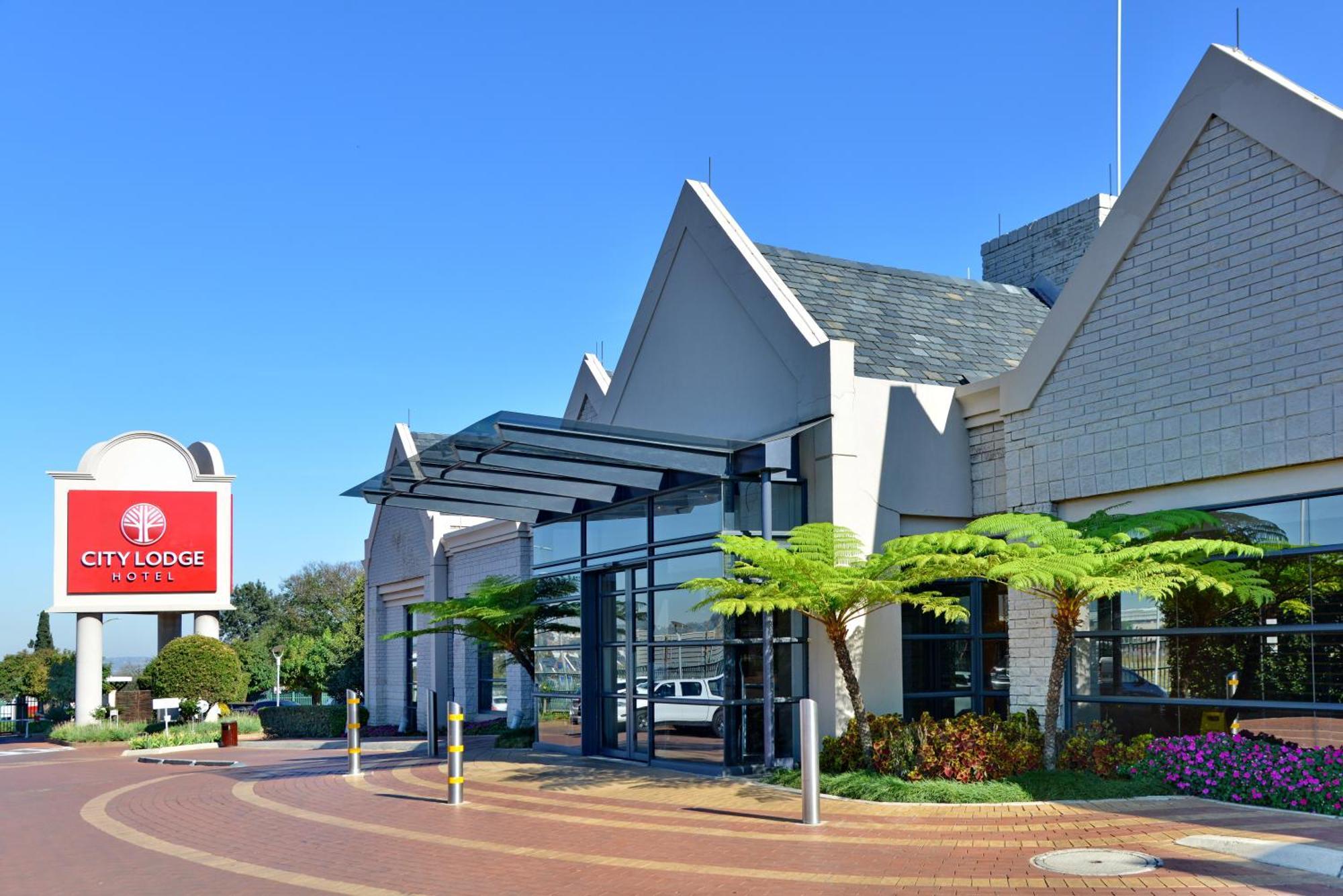 Johannesburg Airport, Barbara Road Hotel 3*