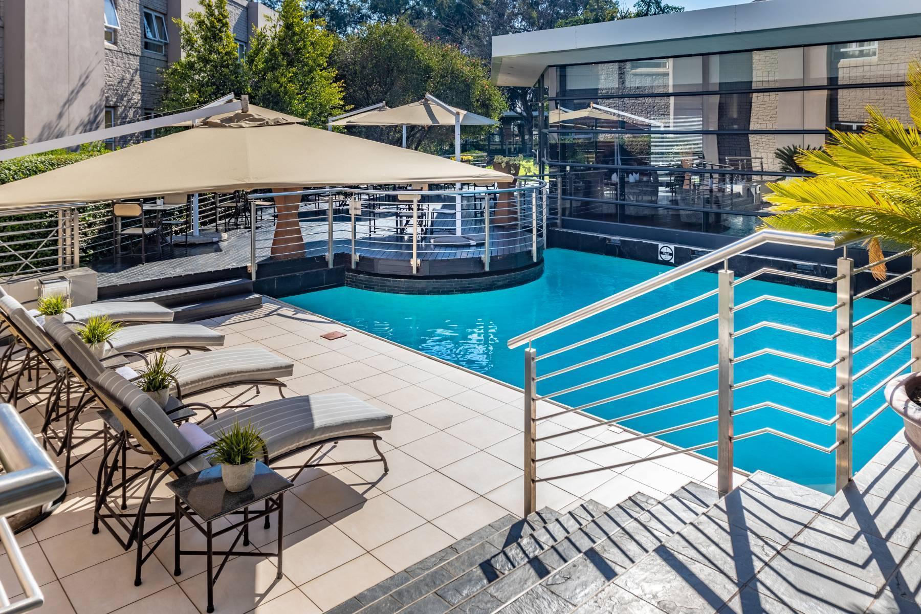 Johannesburg Airport, Barbara Road 3*