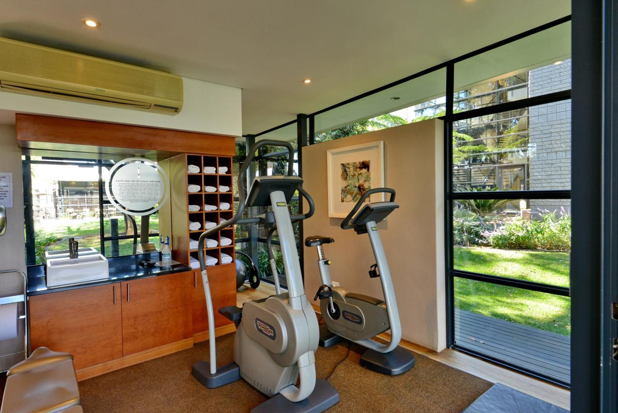 Hotel Johannesburg Airport, Barbara Road 3*